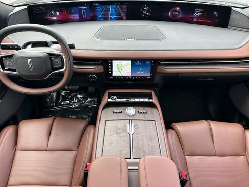 New 2026 Lincoln Navigator L Reserve AWD/4WD image 12