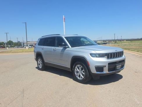Used 2023 Jeep Grand Cherokee L Limited RWD image 4