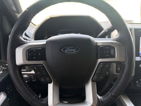 Used 2020 Ford F250 Lariat w/ Lariat Ultimate Package AWD/4WD image 19