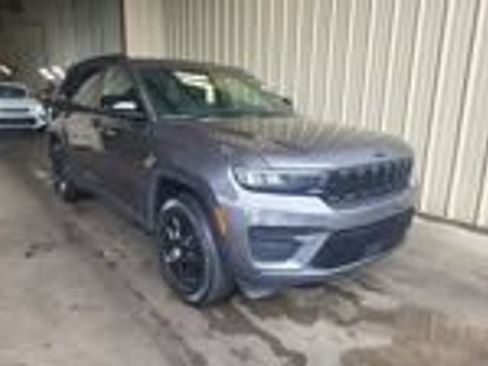 Used 2024 Jeep Grand Cherokee Altitude AWD/4WD image 1