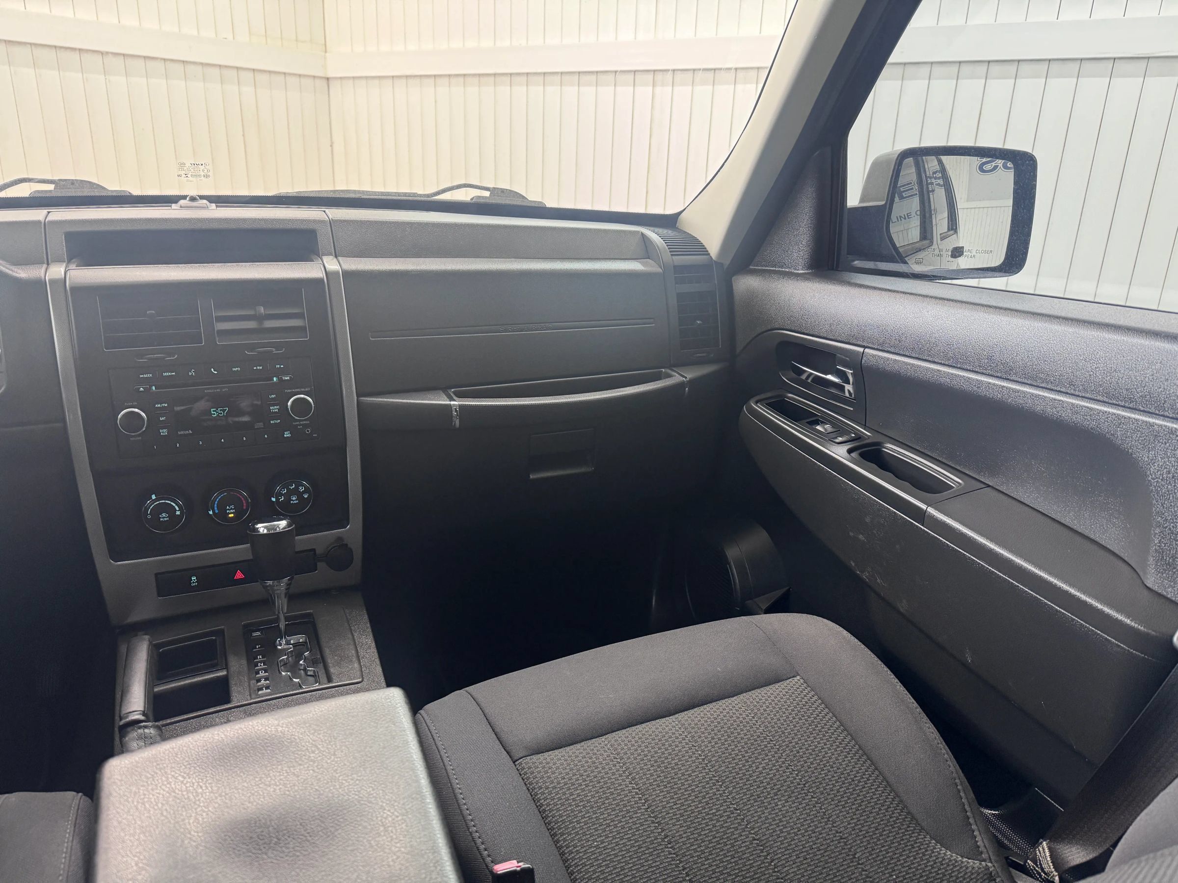 Used 2011 Jeep Liberty Sport RWD image 15