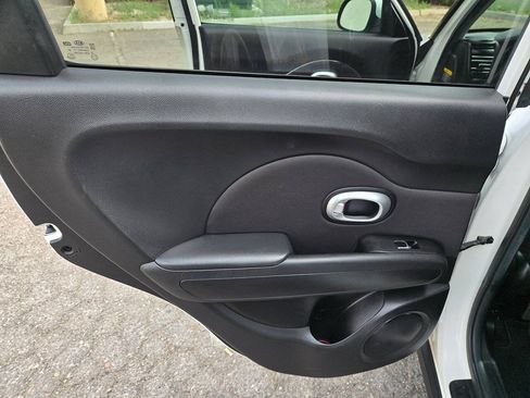 Used 2017 Kia Soul FWD image 22