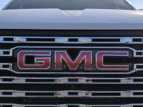 Certified 2025 GMC Canyon Denali image 29