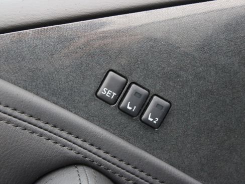 Certified 2024 Nissan Armada SL w/ Midnight Edition Package image 37