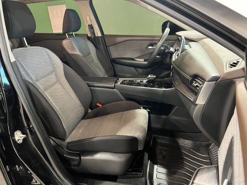 Used 2023 Nissan Rogue SV image 35