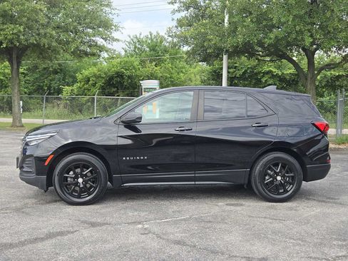 Certified 2023 Chevrolet Equinox LS w/ LS Convenience Package FWD image 4