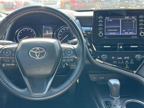 Used 2023 Toyota Camry SE image 10