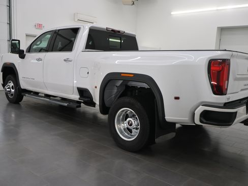Used 2022 GMC Sierra 3500 Denali w/ Denali Ultimate Package AWD/4WD image 6