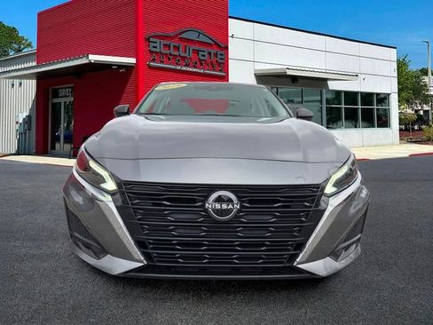 Used 2024 Nissan Altima 2.5 SV FWD image 8