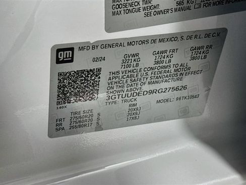 Used 2024 GMC Sierra 1500 SLT w/ SLT Premium Plus Package AWD/4WD image 33