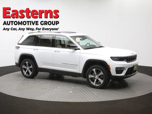 Used 2022 Jeep Grand Cherokee Limited 4xe w/ Luxury Tech Group II AWD/4WD image 53