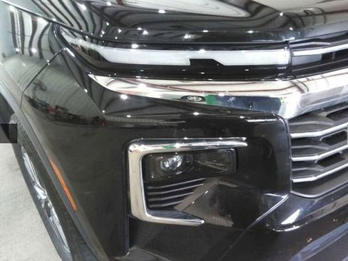 Used 2025 Chevrolet Traverse LT image 20