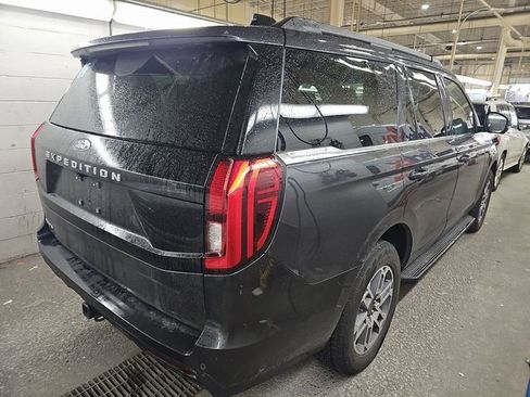 Used 2025 Ford Expedition Active image 4
