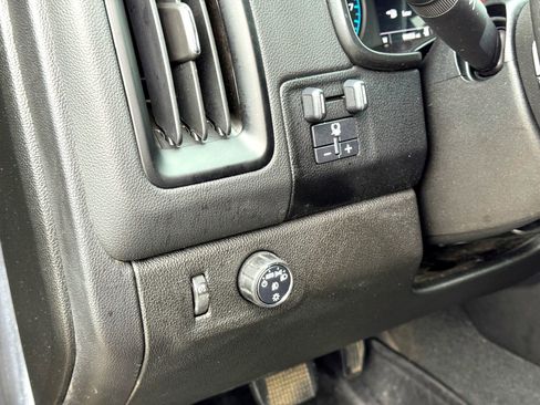 Used 2021 Chevrolet Colorado LT w/ LT Convenience Package RWD image 13