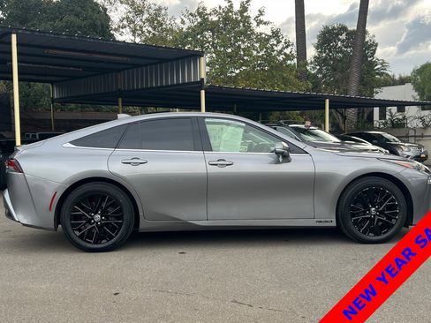 Used 2022 Toyota Mirai XLE image 3