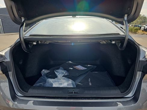 New 2026 Nissan Sentra SV w/ Floor Mat Package FWD image 14