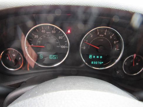 Used 2016 Jeep Wrangler Sahara w/ Connectivity Group AWD/4WD image 15