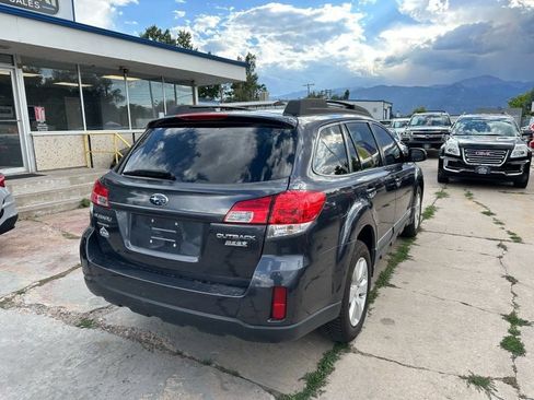 Used 2010 Subaru Outback 2.5i Premium AWD/4WD image 7