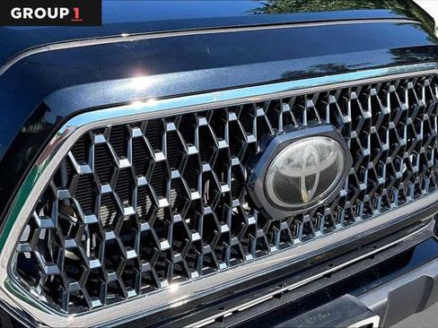 Certified 2019 Toyota Tacoma TRD Off-Road AWD/4WD image 32