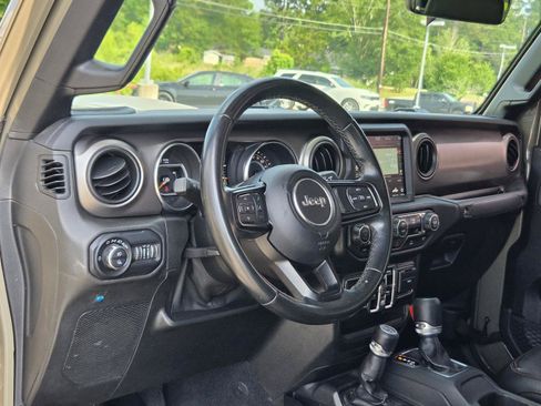 Used 2020 Jeep Gladiator Sport w/ Quick Order Package 24S AWD/4WD image 15