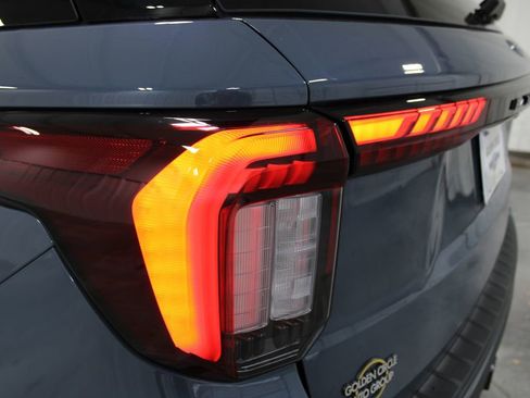 New 2026 Ford Explorer ST-Line w/ ST-Line Street Pack image 25
