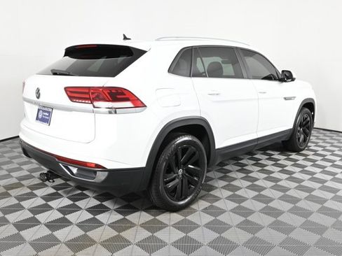 Certified 2022 Volkswagen Atlas Cross Sport SE w/ Panoramic Sunroof Package image 10