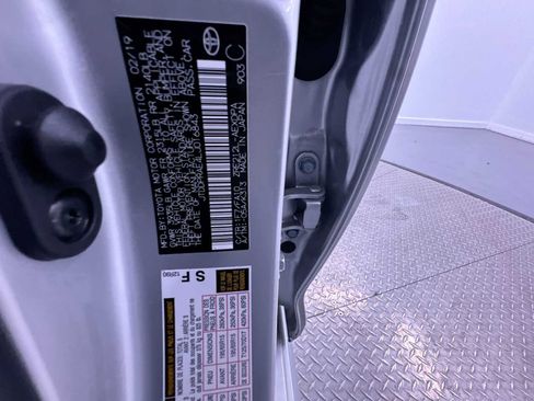 Used 2020 Toyota Corolla L image 38