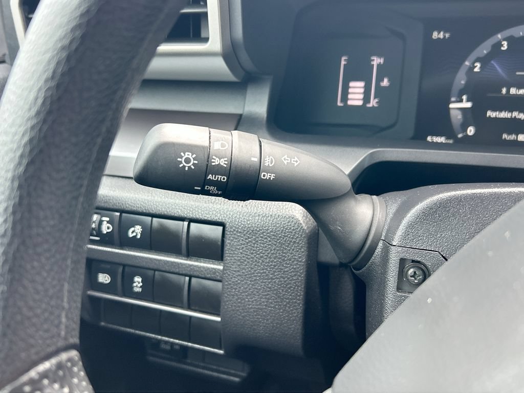 Used 2025 Toyota Tacoma SR5 AWD/4WD image 33