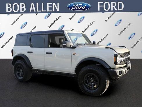 Used 2025 Ford Bronco Badlands AWD/4WD image 2