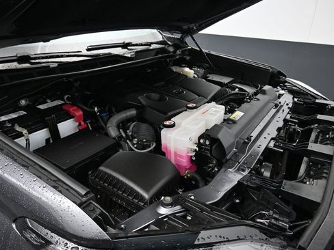 Used 2022 Toyota Tundra SR5 w/ SR5 Convenience Package image 59