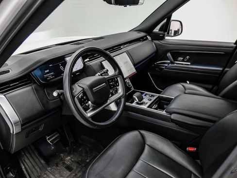 Used 2023 Land Rover Range Rover SE AWD/4WD image 2
