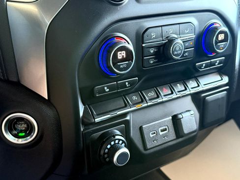 Used 2022 Chevrolet Silverado 1500 RST image 25