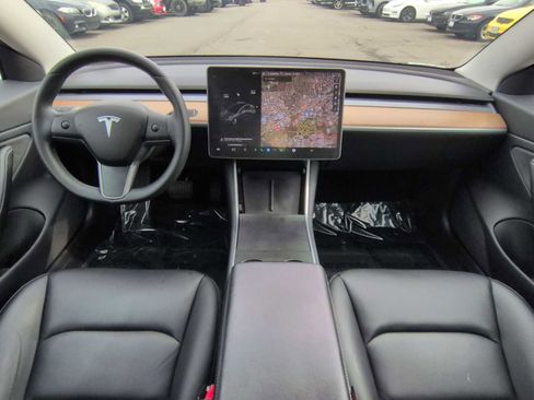 Used 2019 Tesla Model 3 Standard Range Plus image 15