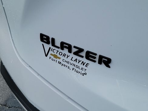 Used 2024 Chevrolet Blazer LT w/ Convenience Package FWD image 5