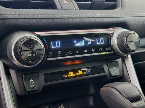 Used 2025 Toyota RAV4 XLE w/ Convenience Package image 23