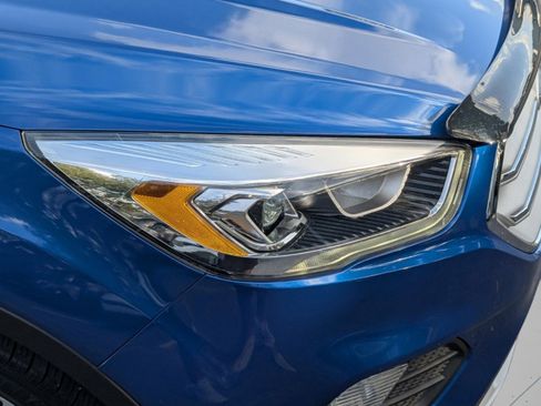 Used 2019 Ford Escape SEL image 11