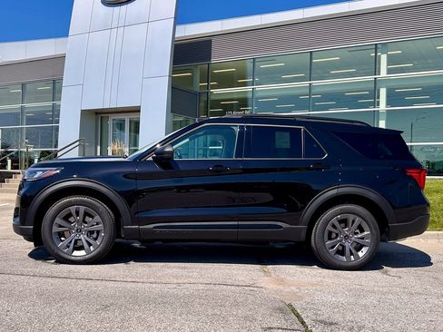 New 2026 Ford Explorer Active w/ Active Comfort Package AWD/4WD image 3