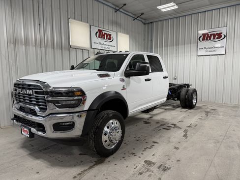New 2026 RAM 5500 Tradesman AWD/4WD image 12