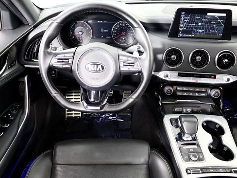 Used 2018 Kia Stinger GT2 image 23
