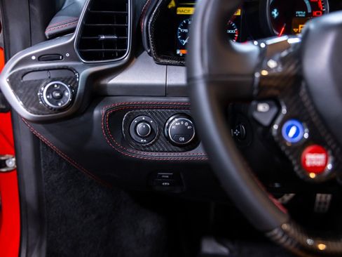 Used 2012 Ferrari 458 Italia Coupe RWD image 48