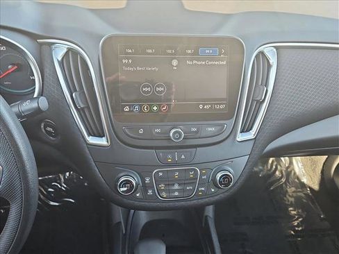 Used 2021 Chevrolet Malibu LT image 15