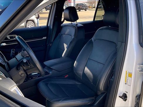 Used 2016 Ford Explorer Limited w/ Equipment Group 301A image 7