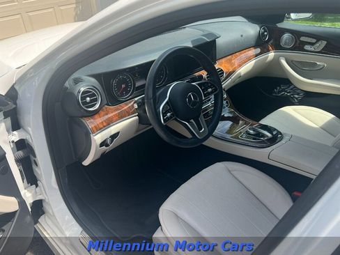 Used 2019 Mercedes-Benz E 300 4MATIC image 25