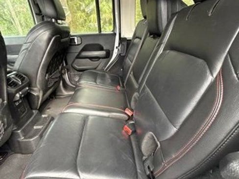Used 2018 Jeep Wrangler Unlimited Rubicon AWD/4WD image 15