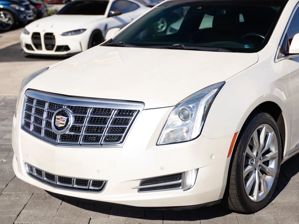 Used 2015 Cadillac XTS Luxury w/ Driver Awareness Package FWD image 6