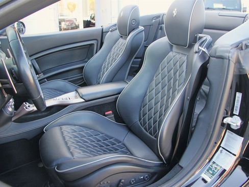 Used 2014 Ferrari California image 27
