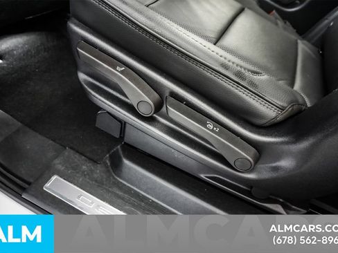 Used 2025 GMC Yukon XL Denali RWD image 58