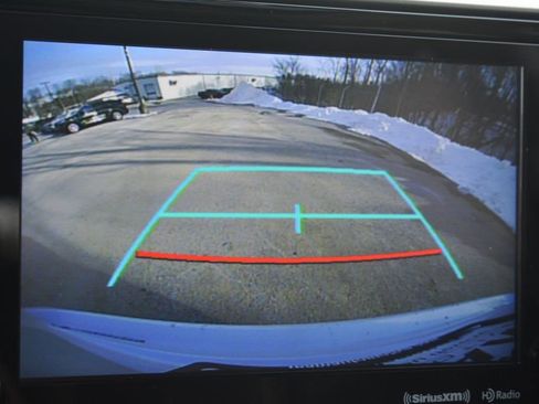 Used 2022 Toyota Highlander XLE image 16