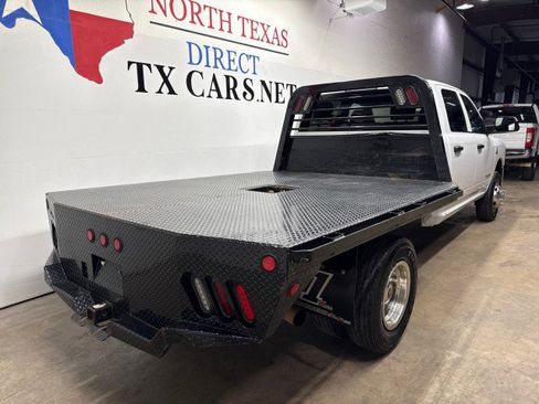 Used 2022 RAM 3500 Tradesman w/ Chrome Appearance Group AWD/4WD image 6