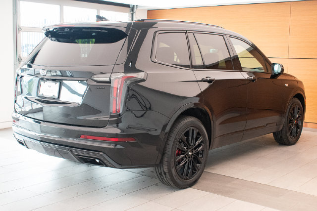 Used 2024 Cadillac XT6 Sport w/ LPO, ONYX Package AWD/4WD image 6